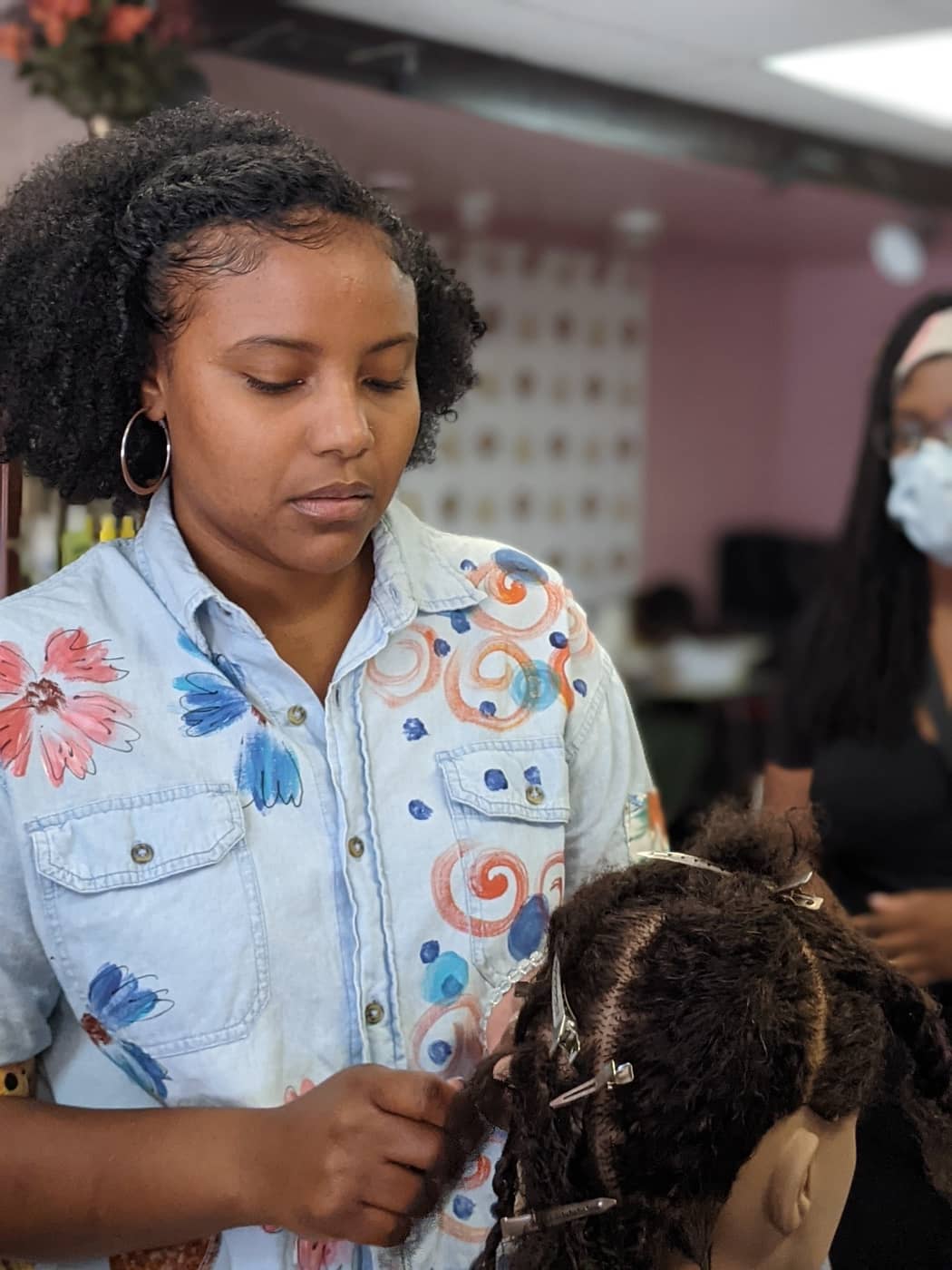 Close-up of a locs sectioning technique